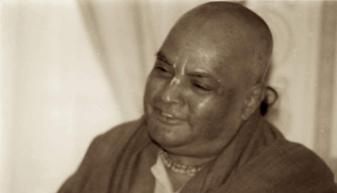 Final Darśana with Śrī Śrīmad Gour Govinda Swami Mahārāja